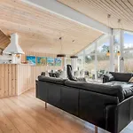 Botwith - 2-8km From The Sea By Interhome Feriehus